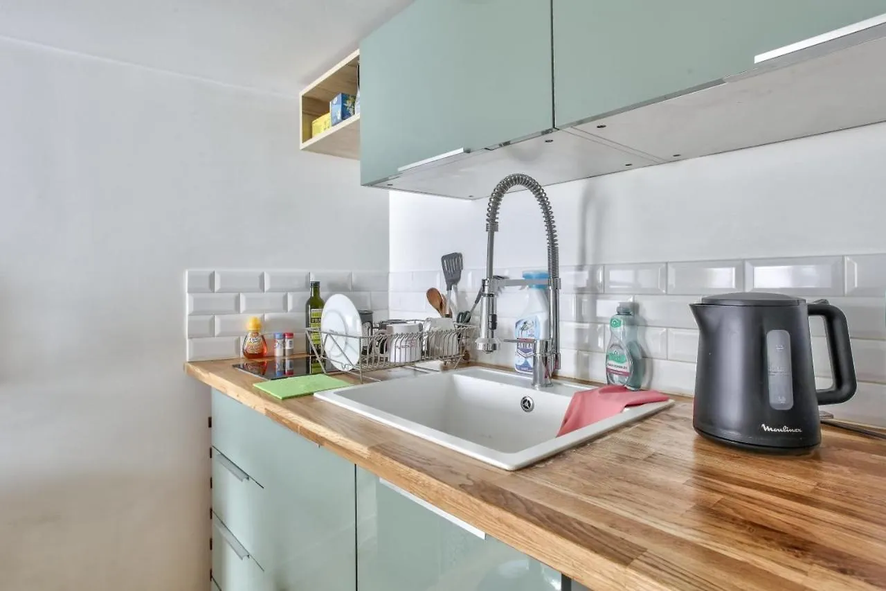 Pleasant Parisian Studio Apartment 0*, Paris
