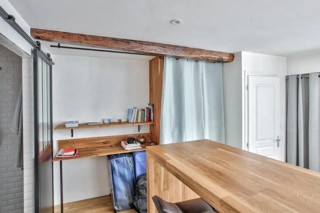 Pleasant Parisian Studio Apartment Paris