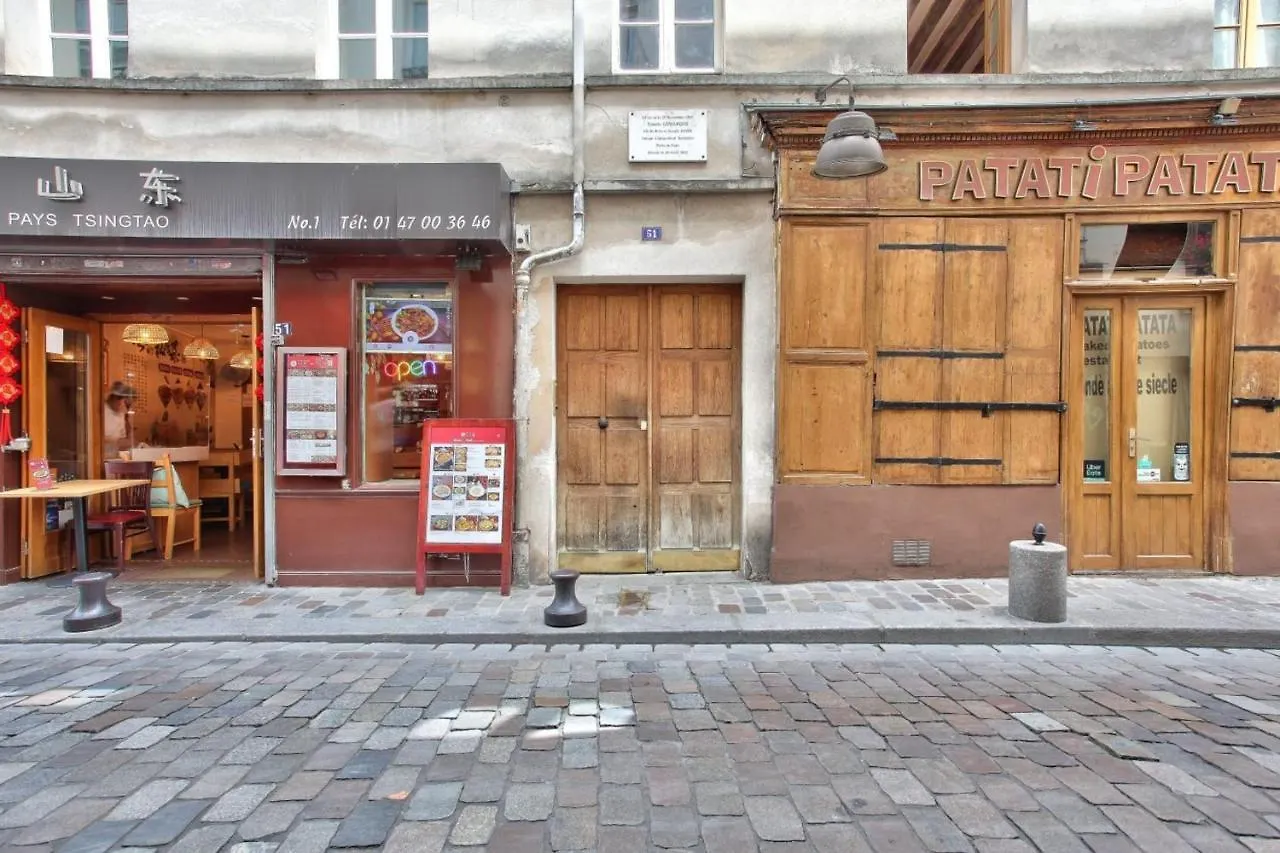Pleasant Parisian Studio Apartment