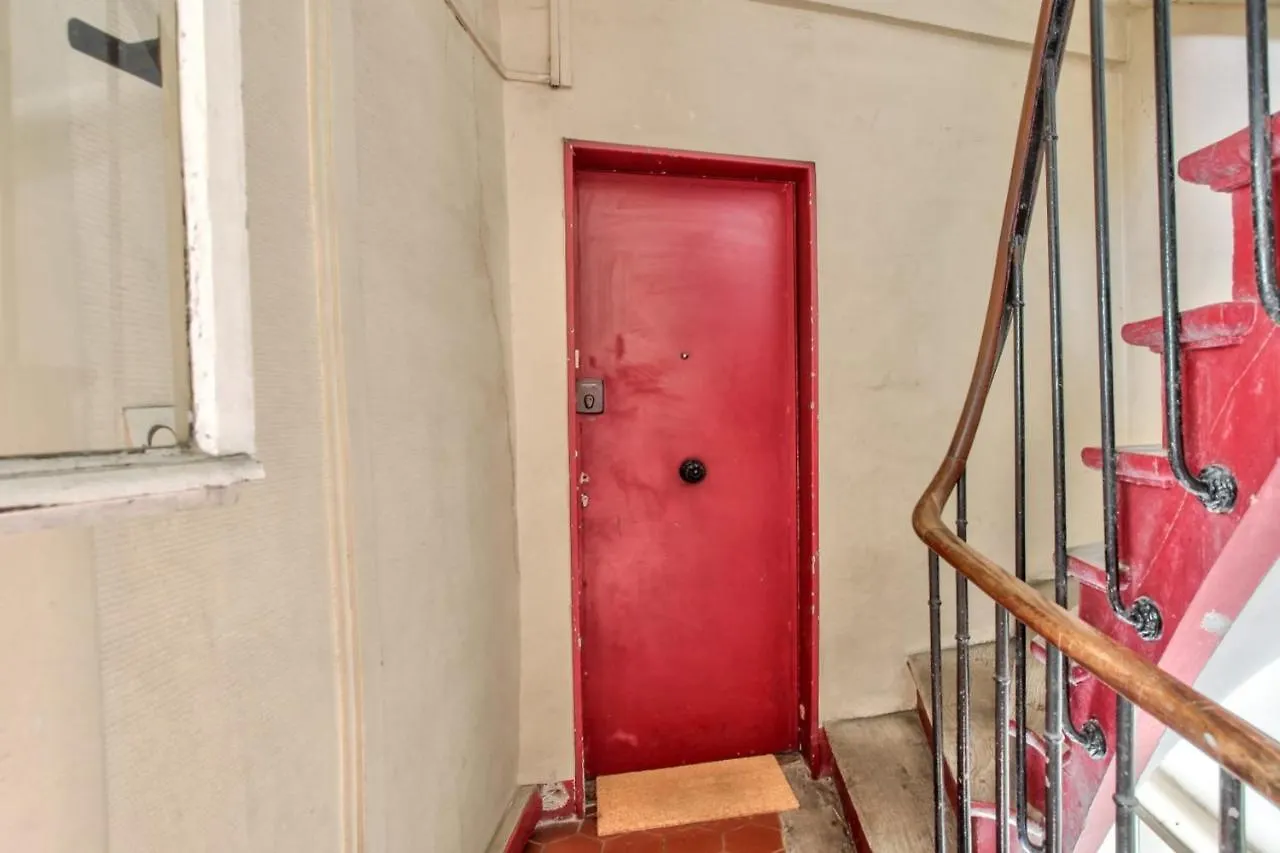 Pleasant Parisian Studio location